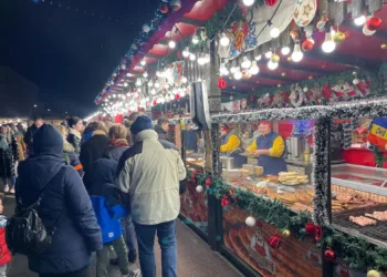 Târgul de Crăciun din Timișoara, O Adevărată Oază de Tradiție și Gusturi Festive