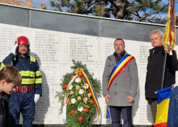 Gătaia a sărbătorit Ziua Națională a României printr-o ceremonie de omagiu adusă eroilor, în prezența primarului Cozarov Raul