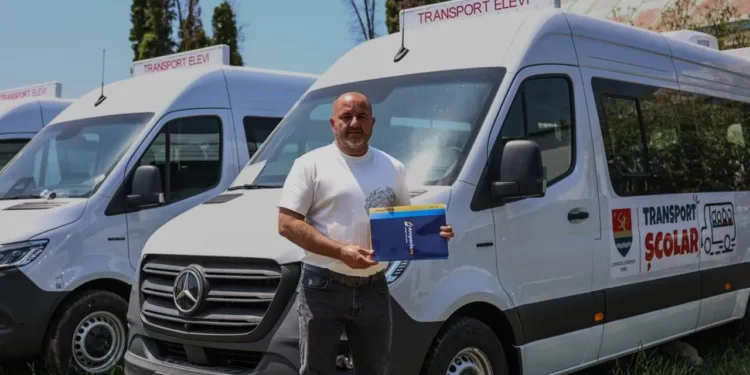 Moravița, în topul comunelor cu microbuze școlare noi